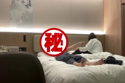 怒草开档白丝袜人妻